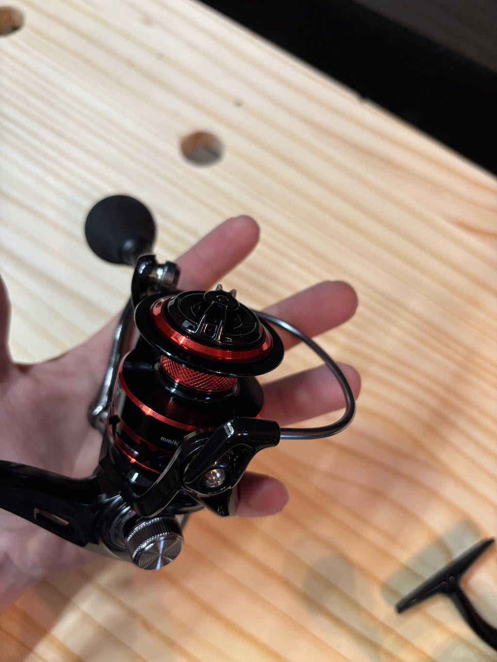 Fishing Pole easy Storage 6 white pole metal reel