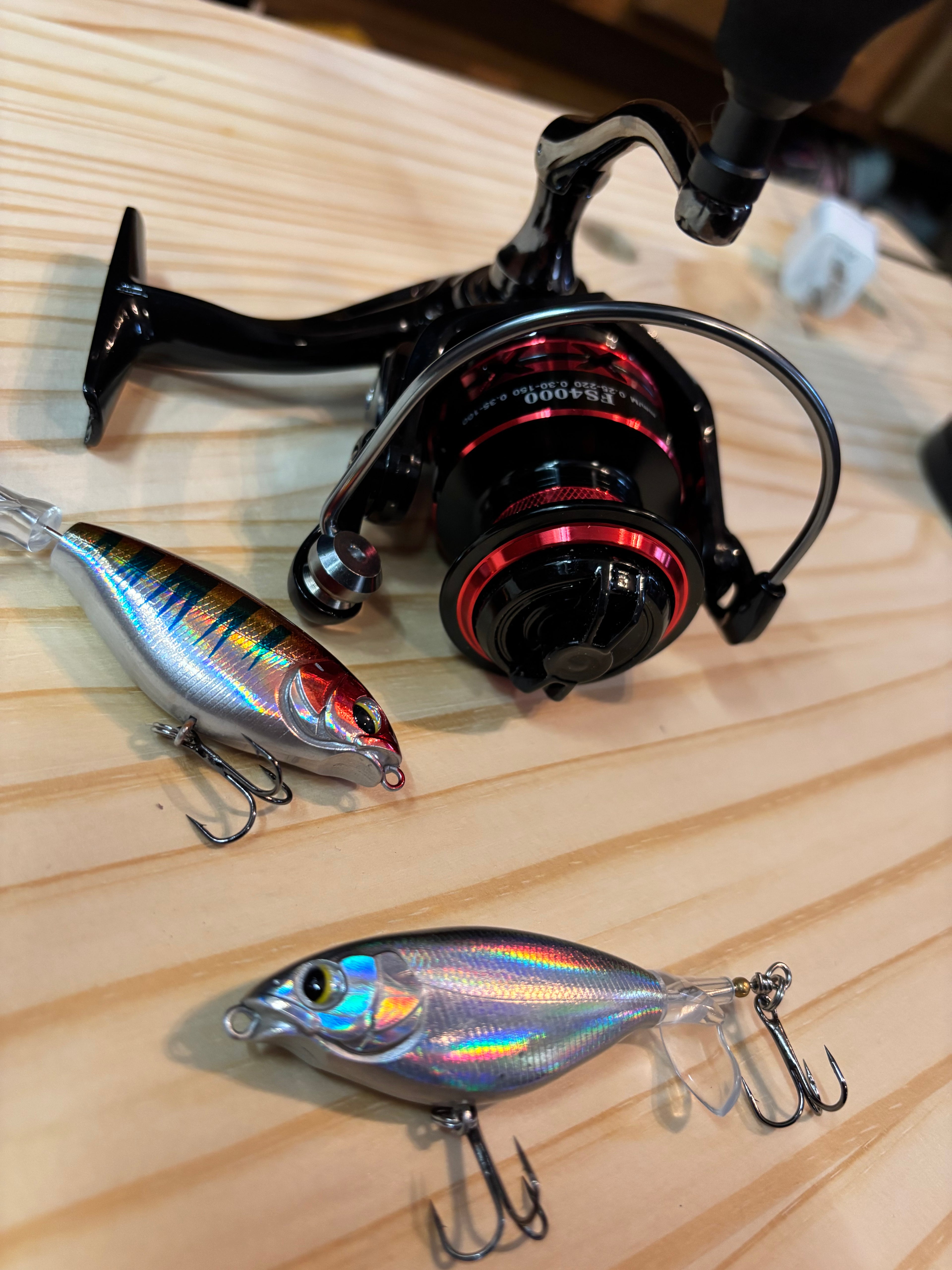 Fishing Pole easy Storage 6 white pole metal reel