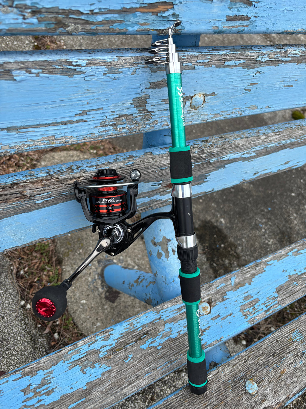 Green fishing pole Telescoping easy Storage
