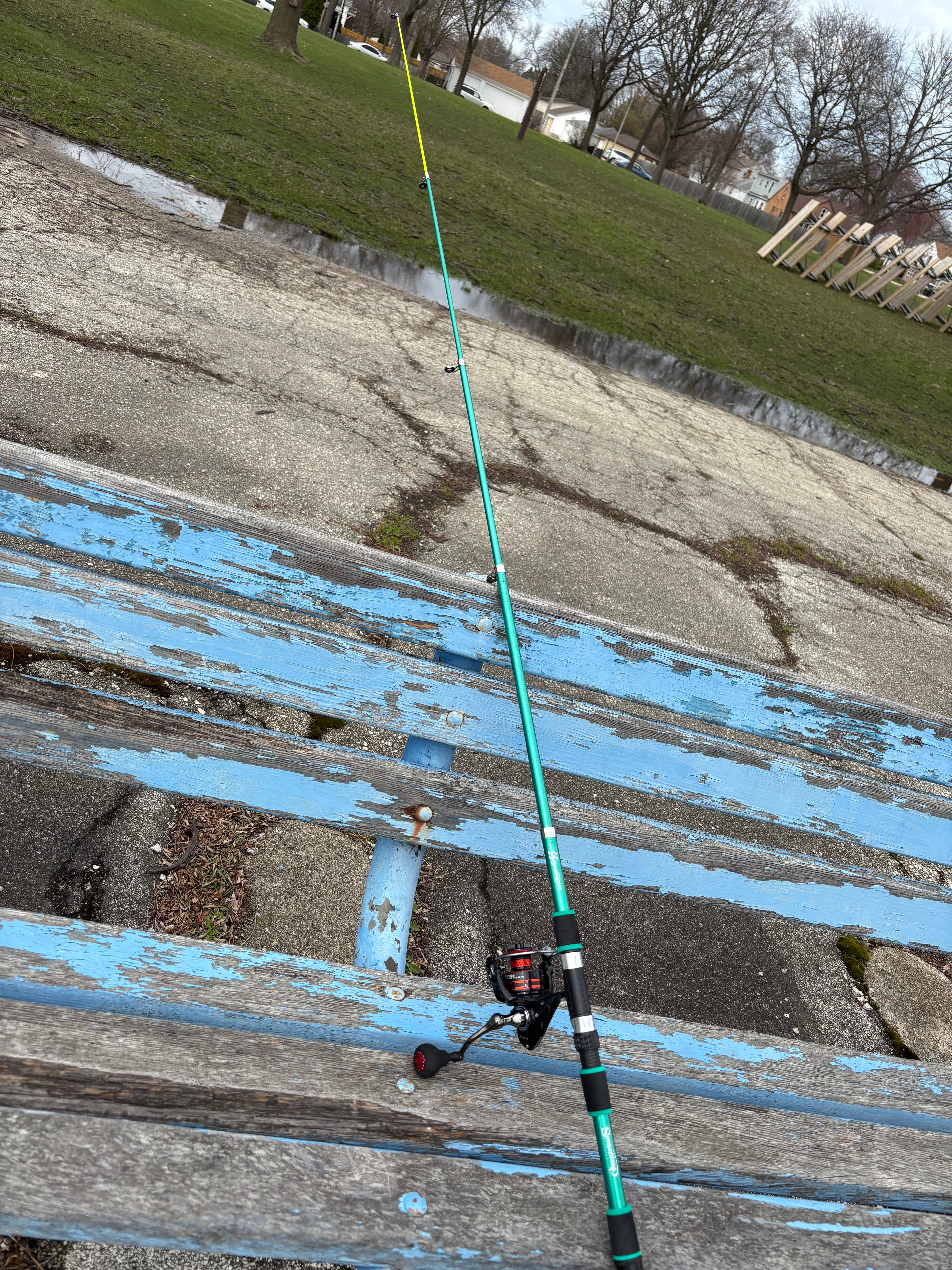 Green fishing pole Telescoping easy Storage