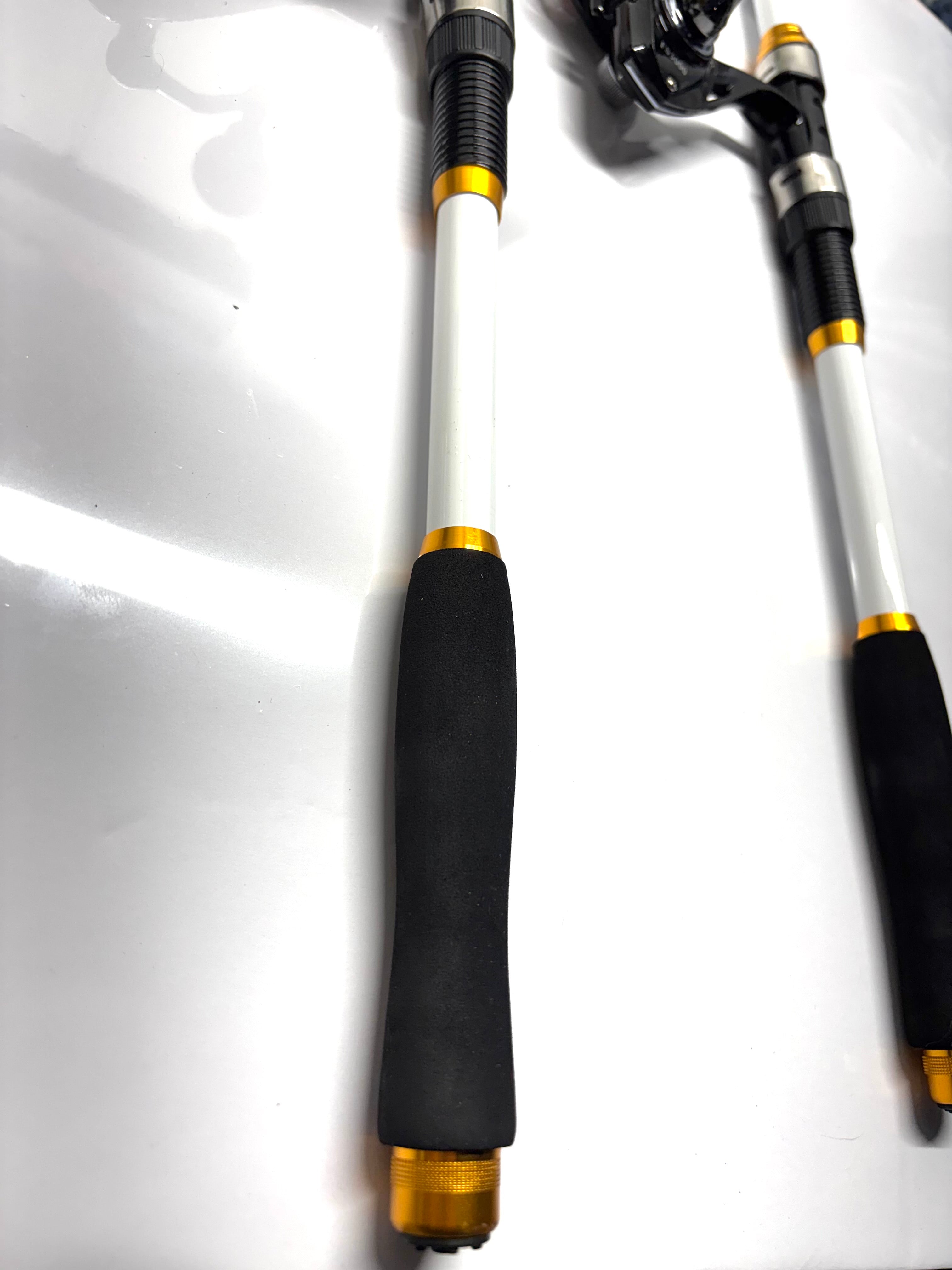 Fishing Pole easy Storage 6 white pole metal reel